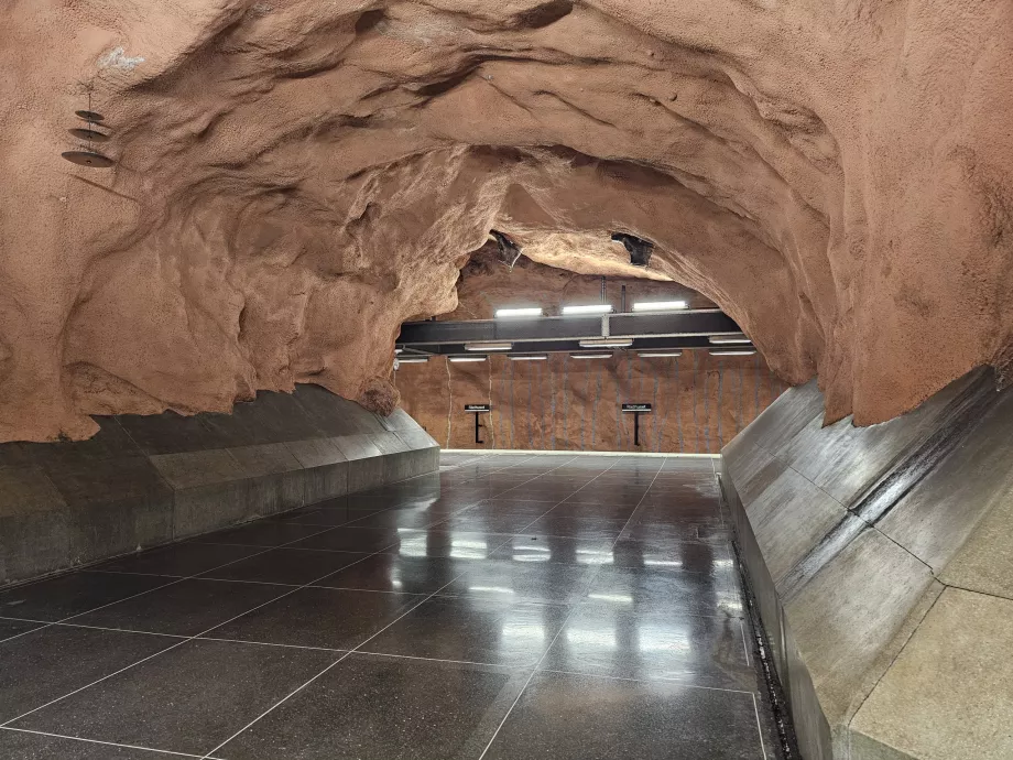 Radhuset and galoshes on the ceiling