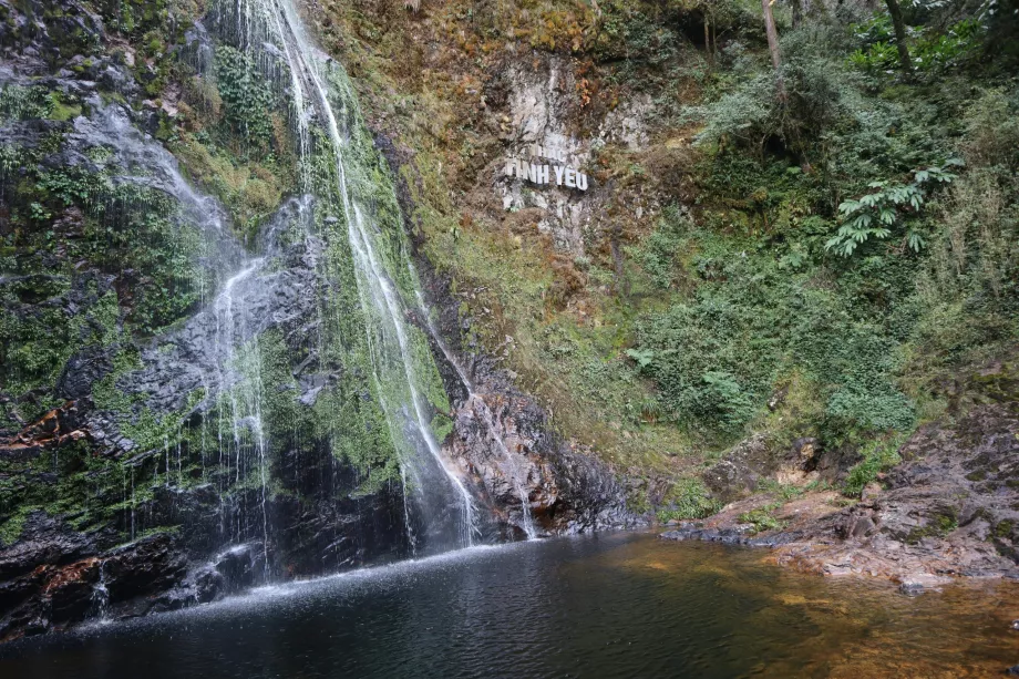 Love waterfall, Muong Hoa Valley