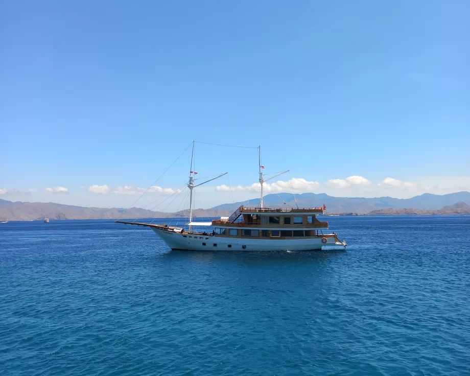 Cruises, Komodo Islands, Indonesia