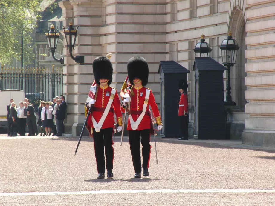 Changing of the guards outside the palace