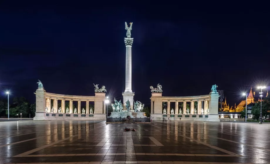 Heroes' Square